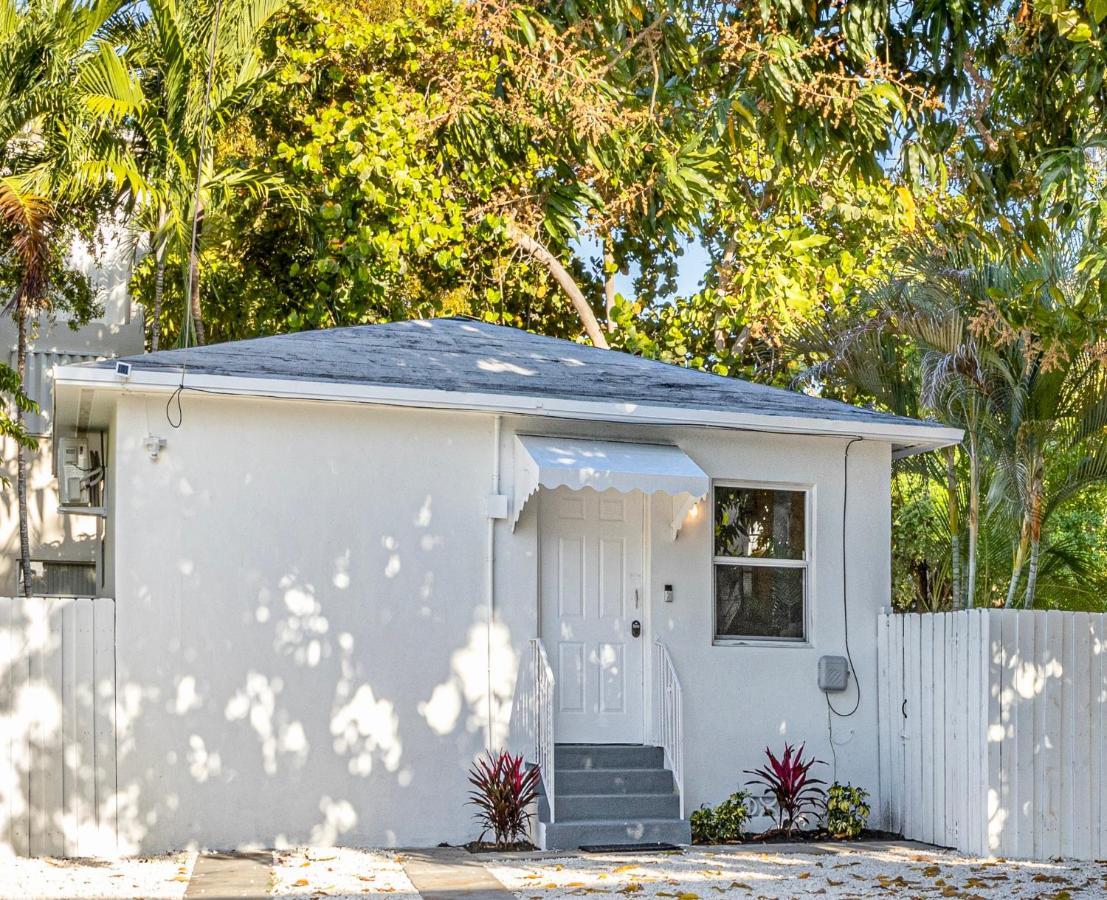 Beautiful Casita With King Bed And Private Patio Close To Calle 8, Mia Airport, Coral Gables Miami Eksteriør billede