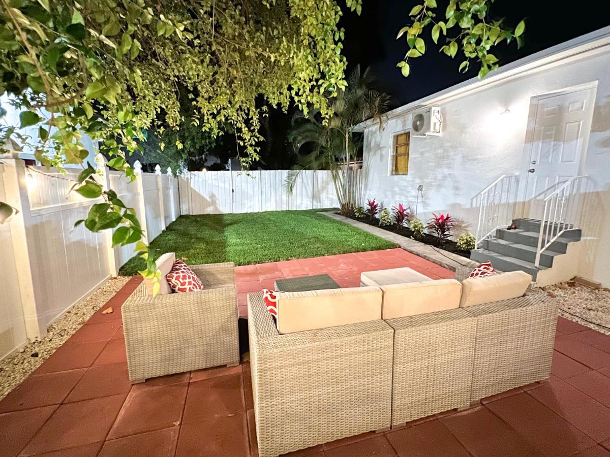 Beautiful Casita With King Bed And Private Patio Close To Calle 8, Mia Airport, Coral Gables Miami Eksteriør billede