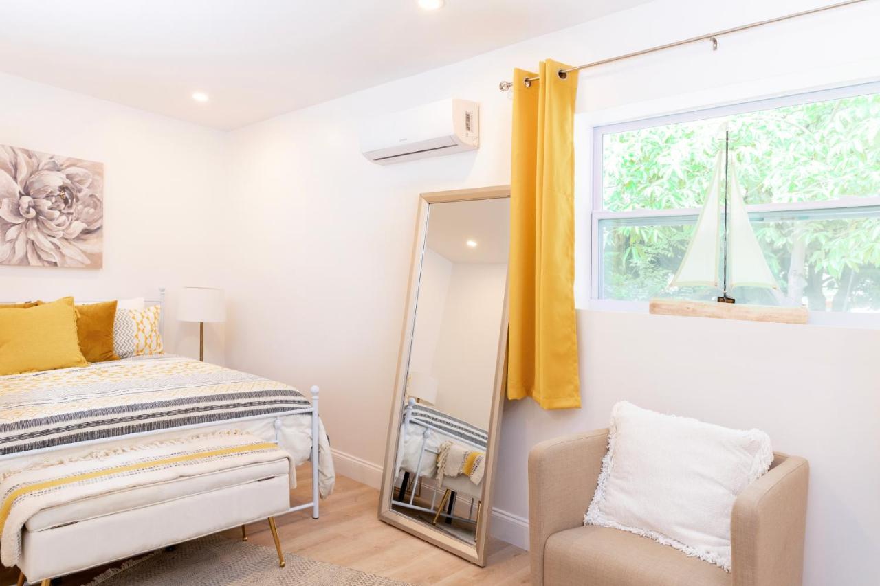 Beautiful Casita With King Bed And Private Patio Close To Calle 8, Mia Airport, Coral Gables Miami Eksteriør billede